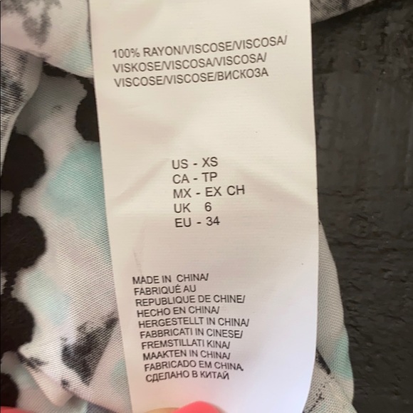 NWT Green Dragon Crop Tank - Picture 4 of 5